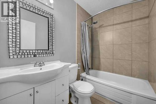 1140 Abbeydale Drive Ne, Calgary, AB - Indoor Photo Showing Bathroom