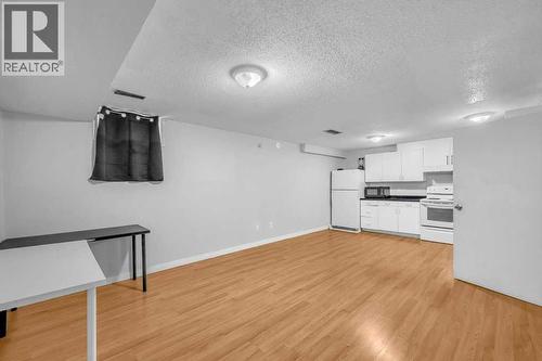 1140 Abbeydale Drive Ne, Calgary, AB - Indoor Photo Showing Kitchen