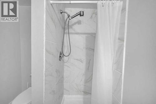 1140 Abbeydale Drive Ne, Calgary, AB - Indoor Photo Showing Bathroom