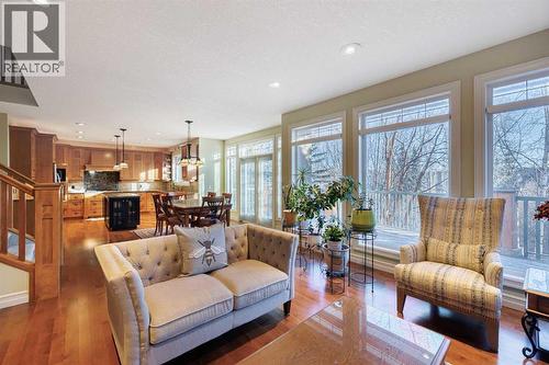 118 Tusslewood Heights Nw, Calgary, AB - Indoor Photo Showing Living Room