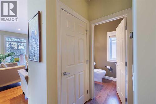 118 Tusslewood Heights Nw, Calgary, AB - Indoor