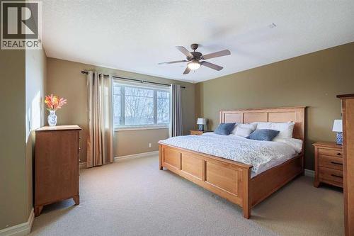 118 Tusslewood Heights Nw, Calgary, AB - Indoor Photo Showing Bedroom