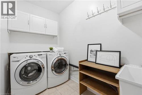 16 Cliffside Court, Cambridge, ON - Indoor Photo Showing Laundry Room