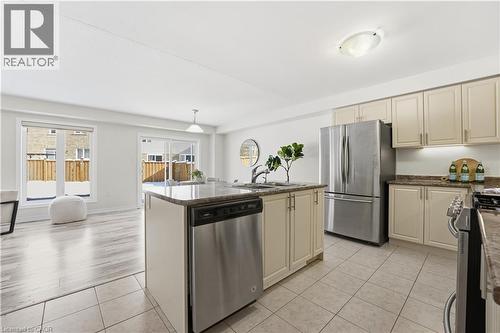 16 Cliffside Court, Cambridge, ON - Indoor Photo Showing Kitchen With Stainless Steel Kitchen