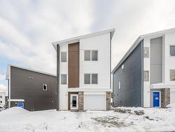 25 Zeppelin Crescent  Beechville, NS B3T 0B0