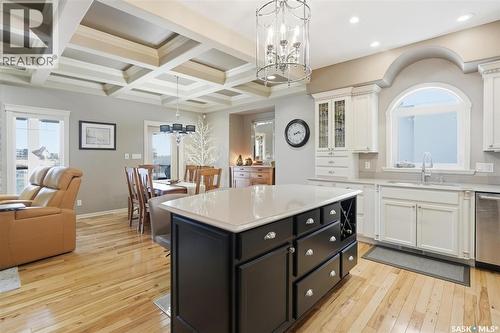 327 Hastings Lane, Saskatoon, SK - Indoor Photo Showing Kitchen