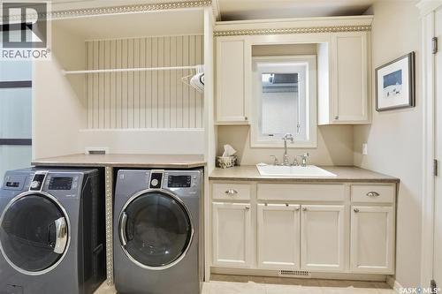 327 Hastings Lane, Saskatoon, SK - Indoor Photo Showing Laundry Room