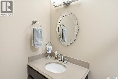 327 Hastings Lane, Saskatoon, SK - Indoor Photo Showing Bathroom
