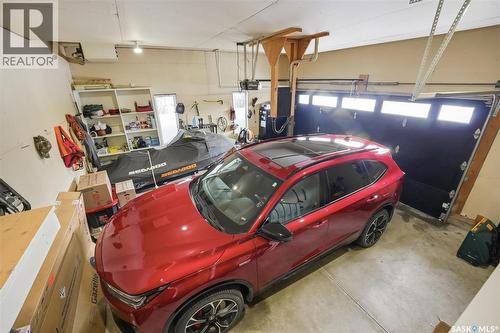 327 Hastings Lane, Saskatoon, SK - Indoor Photo Showing Garage