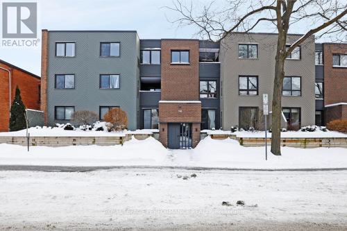 2D - 142 WAVERLEY STREET  Ottawa, ON K2P 0V4