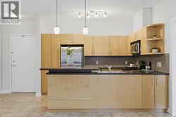 High ceilings in kitchen - 