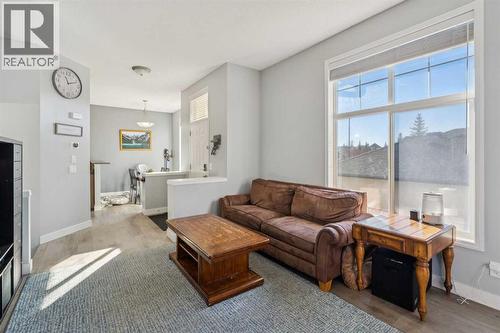 77 Mckenzie Towne Gate Se, Calgary, AB - Indoor