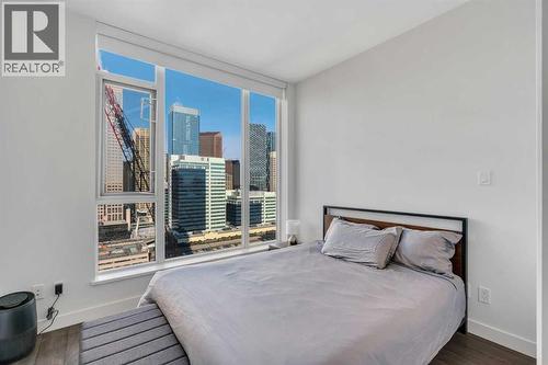 2102, 310 12 Avenue Sw, Calgary, AB - Indoor Photo Showing Bedroom