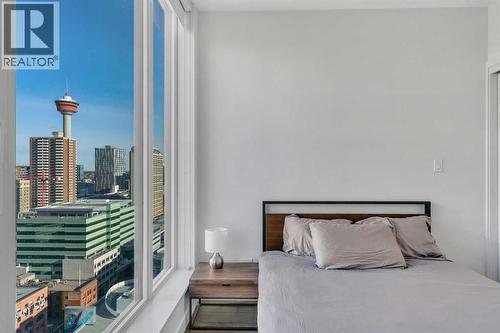 2102, 310 12 Avenue Sw, Calgary, AB - Indoor Photo Showing Bedroom