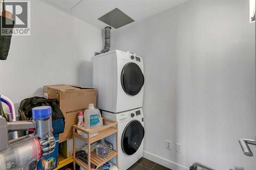2102, 310 12 Avenue Sw, Calgary, AB - Indoor Photo Showing Laundry Room