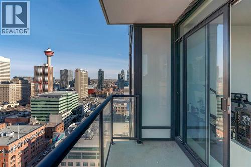 2102, 310 12 Avenue Sw, Calgary, AB - Outdoor