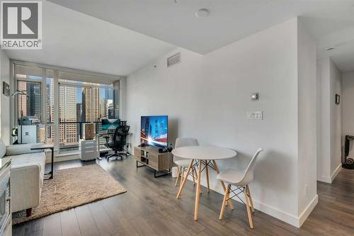 2102, 310 12 Avenue Sw, Calgary, AB - Indoor