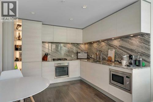 2102, 310 12 Avenue Sw, Calgary, AB - Indoor Photo Showing Kitchen