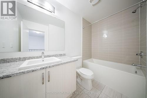 217 Bennett Street, Newmarket, ON - Indoor Photo Showing Bathroom