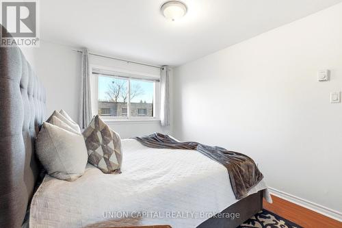 9 Briar Path, Brampton, ON - Indoor Photo Showing Bedroom