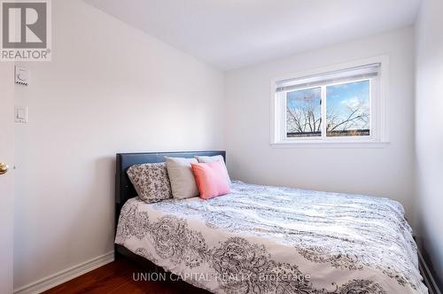 9 Briar Path, Brampton, ON - Indoor Photo Showing Bedroom