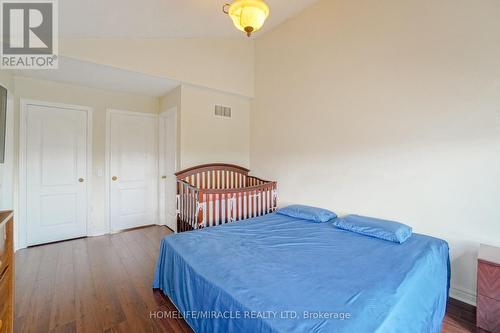 824 Khan Crescent, Mississauga, ON - Indoor Photo Showing Bedroom