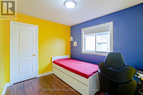 824 Khan Crescent, Mississauga, ON - Indoor Photo Showing Bedroom