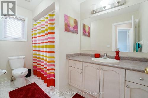 824 Khan Crescent, Mississauga, ON - Indoor Photo Showing Bathroom
