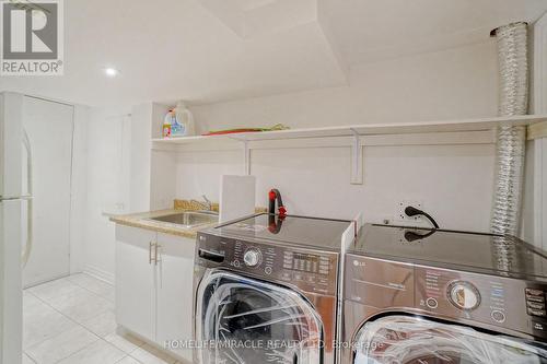 824 Khan Crescent, Mississauga, ON - Indoor Photo Showing Laundry Room