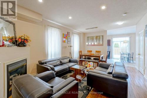 824 Khan Crescent, Mississauga, ON - Indoor Photo Showing Living Room With Fireplace
