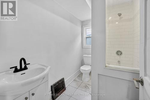 49 Allan Avenue, Hamilton, ON - Indoor Photo Showing Bathroom
