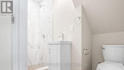 491 Upper Wentworth Street, Hamilton, ON - Indoor Photo Showing Bathroom