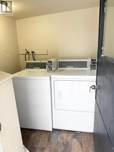 190 Lancaster Street E, Kitchener, ON - Indoor Photo Showing Laundry Room