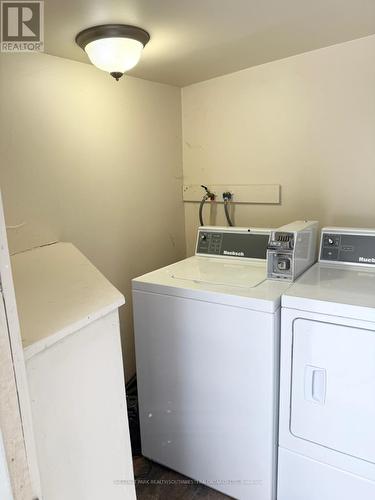 190 Lancaster Street E, Kitchener, ON - Indoor Photo Showing Laundry Room