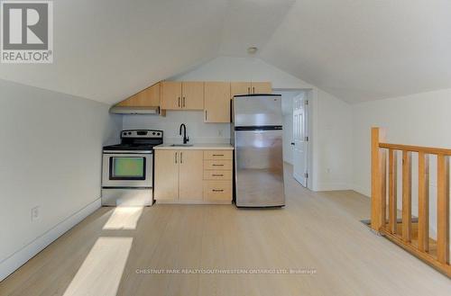 190 Lancaster Street E, Kitchener, ON - Indoor Photo Showing Kitchen