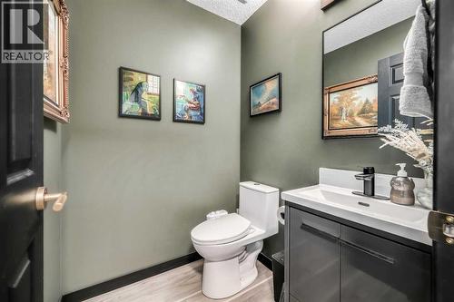165 Everstone Drive Sw, Calgary, AB - Indoor Photo Showing Bathroom