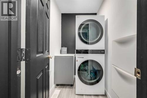 165 Everstone Drive Sw, Calgary, AB - Indoor Photo Showing Laundry Room