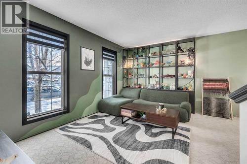 165 Everstone Drive Sw, Calgary, AB - Indoor