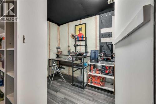 165 Everstone Drive Sw, Calgary, AB - Indoor