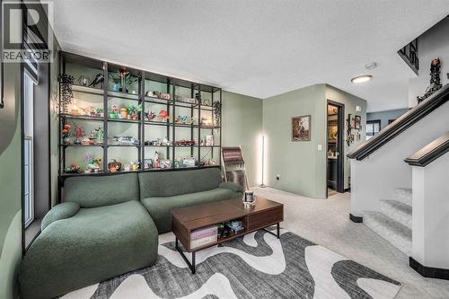 165 Everstone Drive Sw, Calgary, AB - Indoor Photo Showing Other Room