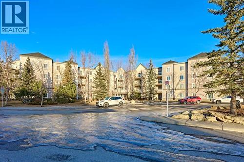 208, 4000 Somervale Court SW  Calgary, AB T2Y 4J3