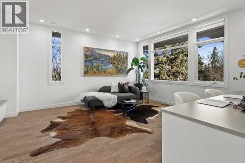 3216 5 Street Nw, Calgary, AB - Indoor