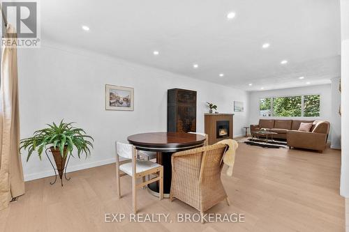 1502 Farnsworth Avenue, Ottawa, ON - Indoor With Fireplace