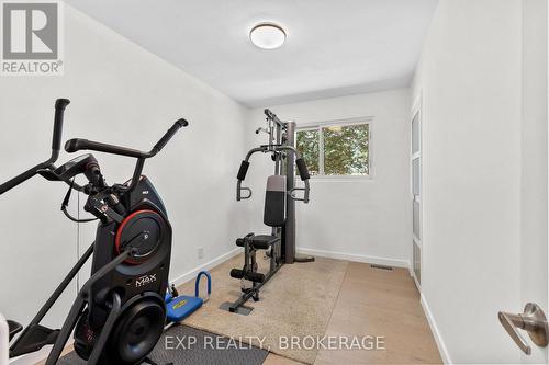 1502 Farnsworth Avenue, Ottawa, ON - Indoor Photo Showing Gym Room