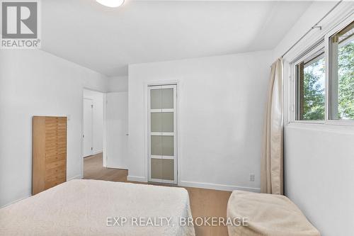 1502 Farnsworth Avenue, Ottawa, ON - Indoor Photo Showing Bedroom