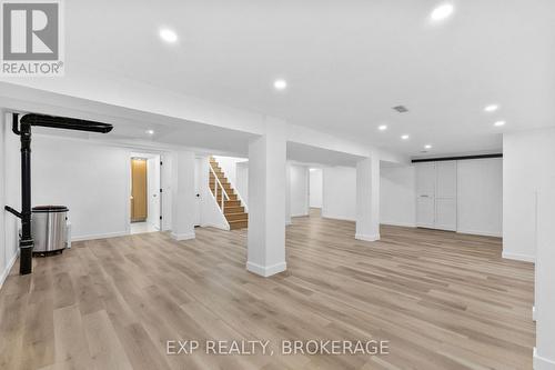 1502 Farnsworth Avenue, Ottawa, ON - Indoor