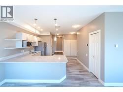 Dining room to kitchen - 