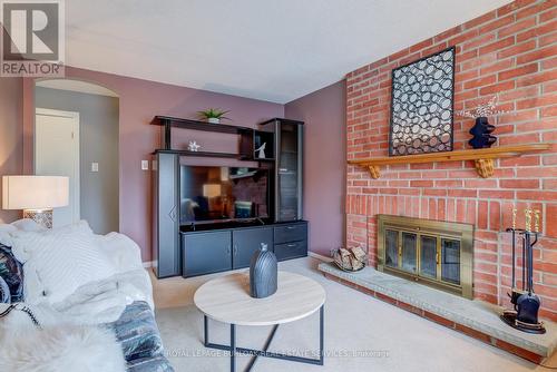 2055 Hunters Wood Drive, Burlington, ON - Indoor Photo Showing Living Room With Fireplace