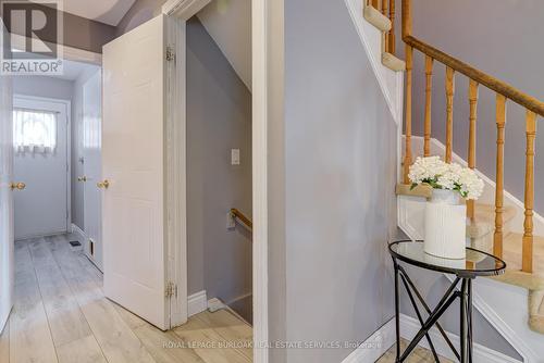 2055 Hunters Wood Drive, Burlington, ON - Indoor Photo Showing Other Room