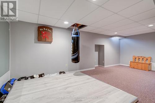 2055 Hunters Wood Drive, Burlington, ON - Indoor